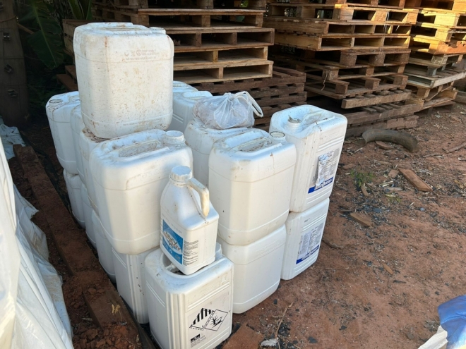 Dois infratores são autuados por armazenamento inadequado de embalagens e agrotóxicos