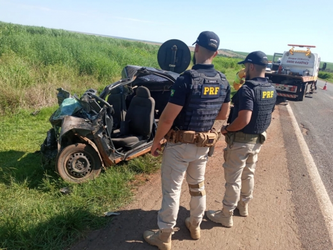 Casal e a filha de cinco anos morrem em acidente na BR-163 