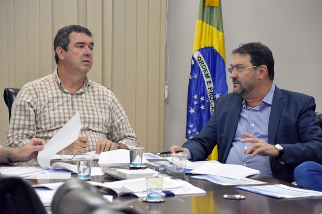 Governador participa de reunião sobre impactos da Reforma Tributária em MS