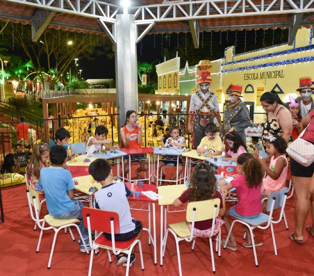 Cidade da Páscoa resgata brincadeira de caça aos ovos