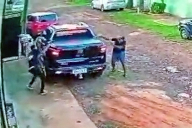 Criança de 12 anos é atingida por tiro durante discussão de vizinhos