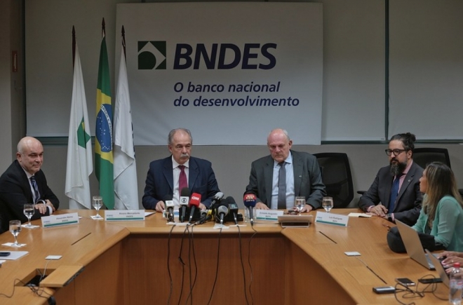 BNDES anuncia nova linha de crédito em dólar