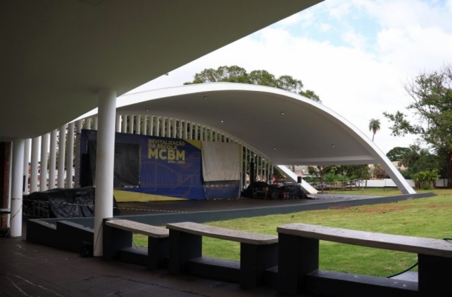 Governo vai entregar R$ 300 milh&otilde;es em reformas de escolas estadua
