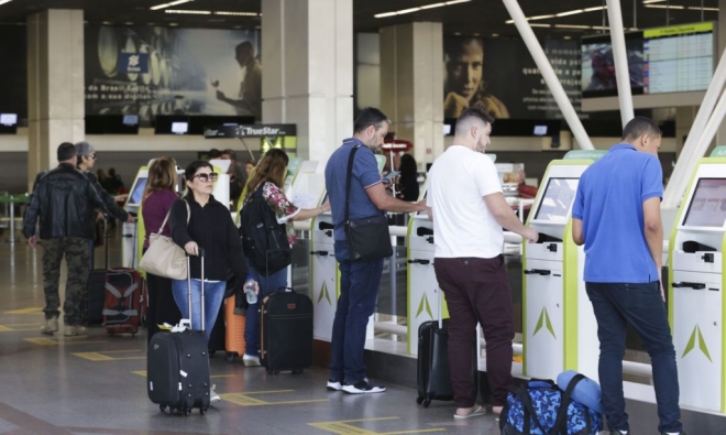 Complexidade tributária desafia adoção de tax free e competitividade no turismo brasileiro