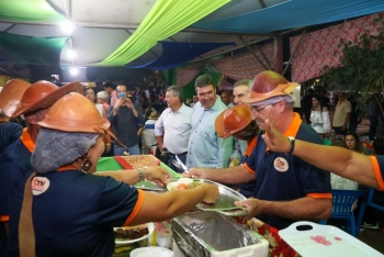 Governador marca presen&ccedil;a na tradicional Festa da Farinha em Anast&aacute;cio 