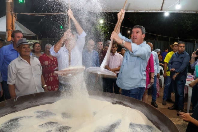 Governador marca presen&ccedil;a na tradicional Festa da Farinha em Anast&aacute;cio 
