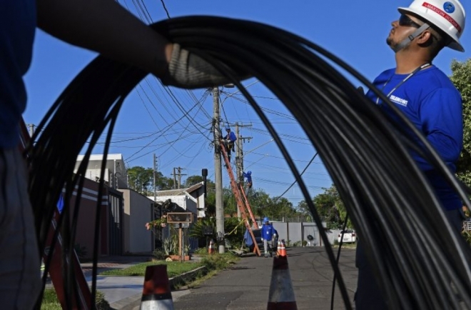 Fibra &oacute;ptica do Governo come&ccedil;a a ser instalada na Capital