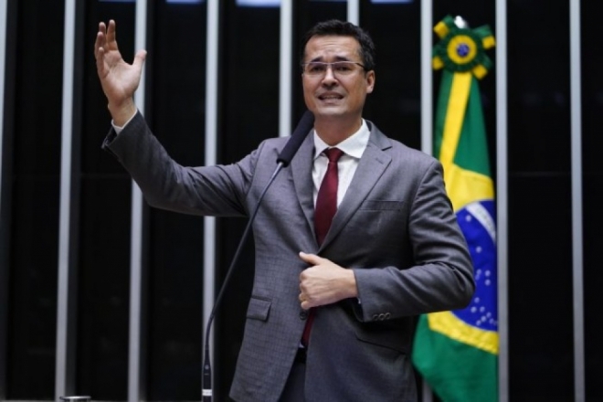Por unanimidade, TSE cassa mandato de Deltan Dallagnol