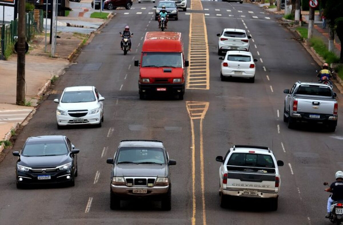 Licenciamento dos veículos com placas finais 4 e 5 vence neste mês