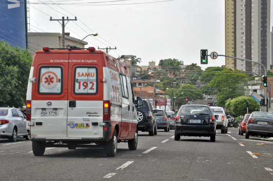 Foto ilustrativa de acidente de SAMU, Serviço de Atendimento Móvel de Urgência, trânsito
