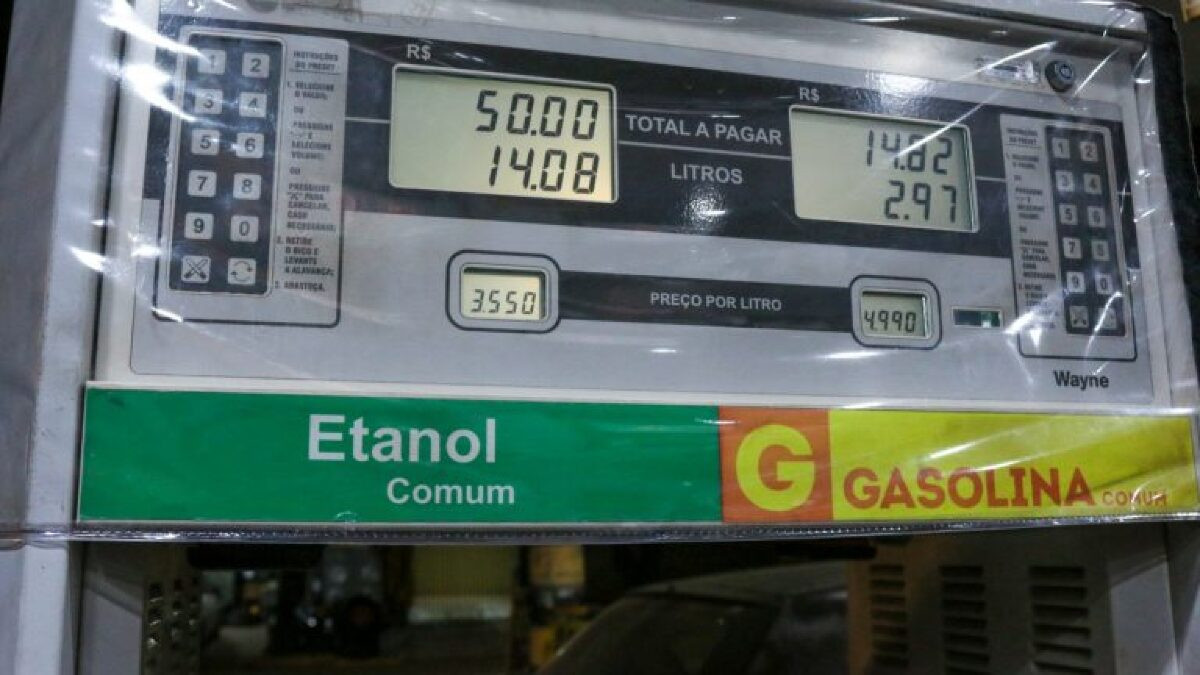 Preço da gasolina varia em até 6,25%, aponta Procon