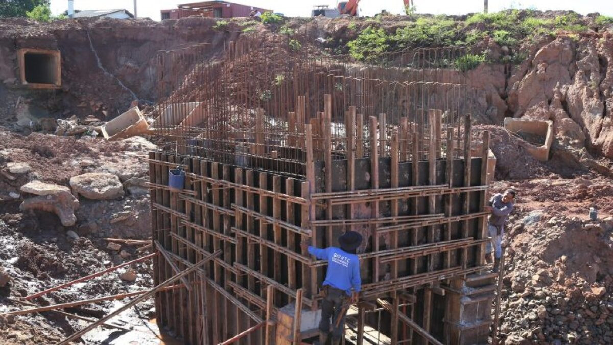 Prefeitura avança as obras do “piscinão” na Avenida Mato Grosso