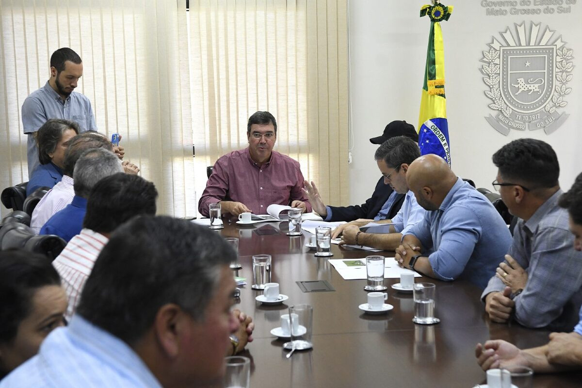 Em visita a Capital, prefeito de Laguna Carapã agradece apoio de governador nas obras do município