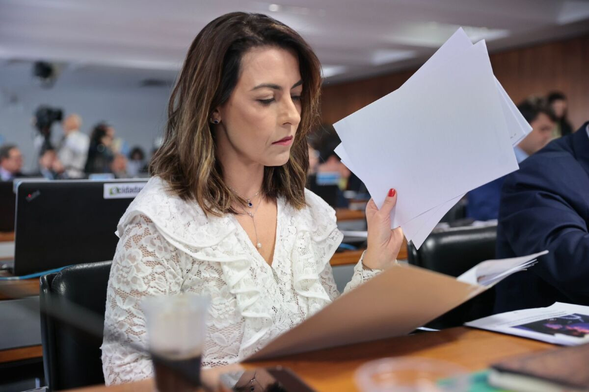 Soraya Thronicke pede afastamento de parlamentares investigados na CPMI