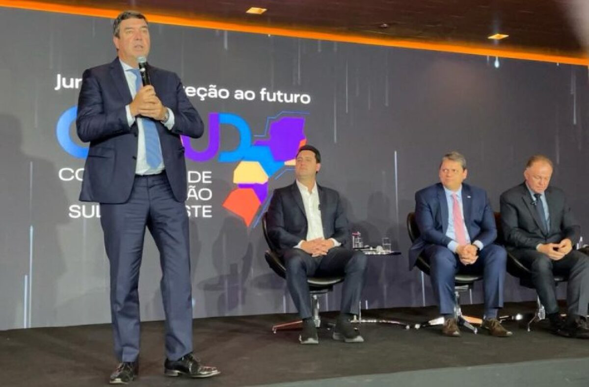 Em Brasília, Eduardo Riedel defende equilíbrio na Reforma Tributária