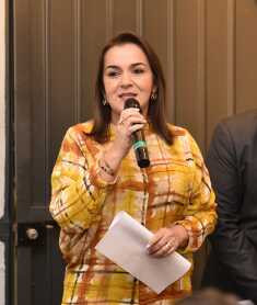 Prefeita Adriane Lopes recebe delegação chilena