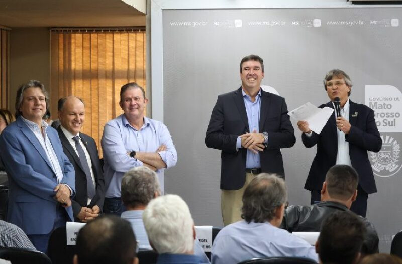 Governo se compromete a asfaltar trecho MS-040