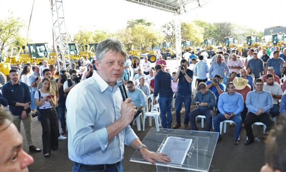 Governo entrega R$ 15,6 milhões em maquinários agrícolas para municípios