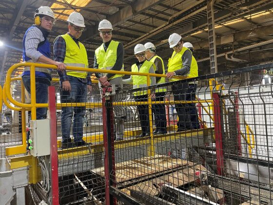 Eduardo Riedel visita centro de pesquisa da Arauco no Chile