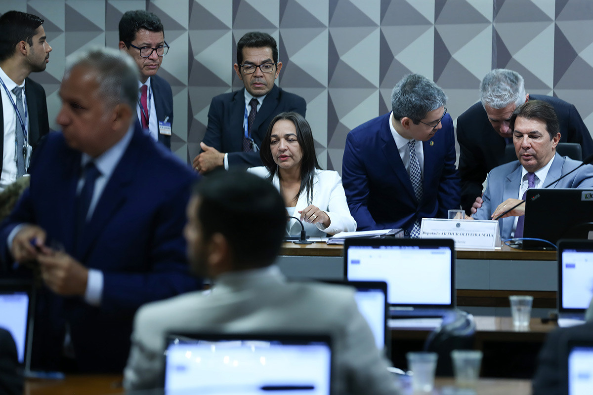 CPMI do golpe convoca hacker Delgatti e mais quatro pessoas