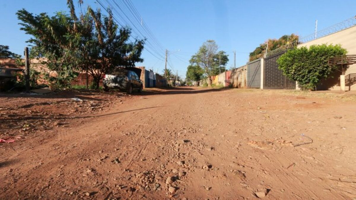 O tão sonhado asfalto chegou para algumas ruas do Jardim Nashiville