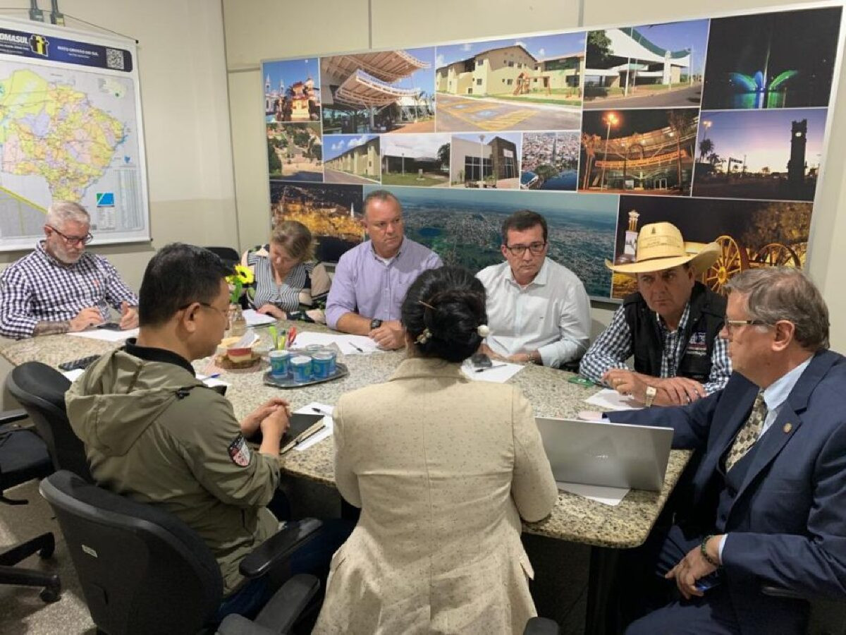 Empres&aacute;rios chineses visitam Tr&ecirc;s Lagoas interessados em investir na cidade