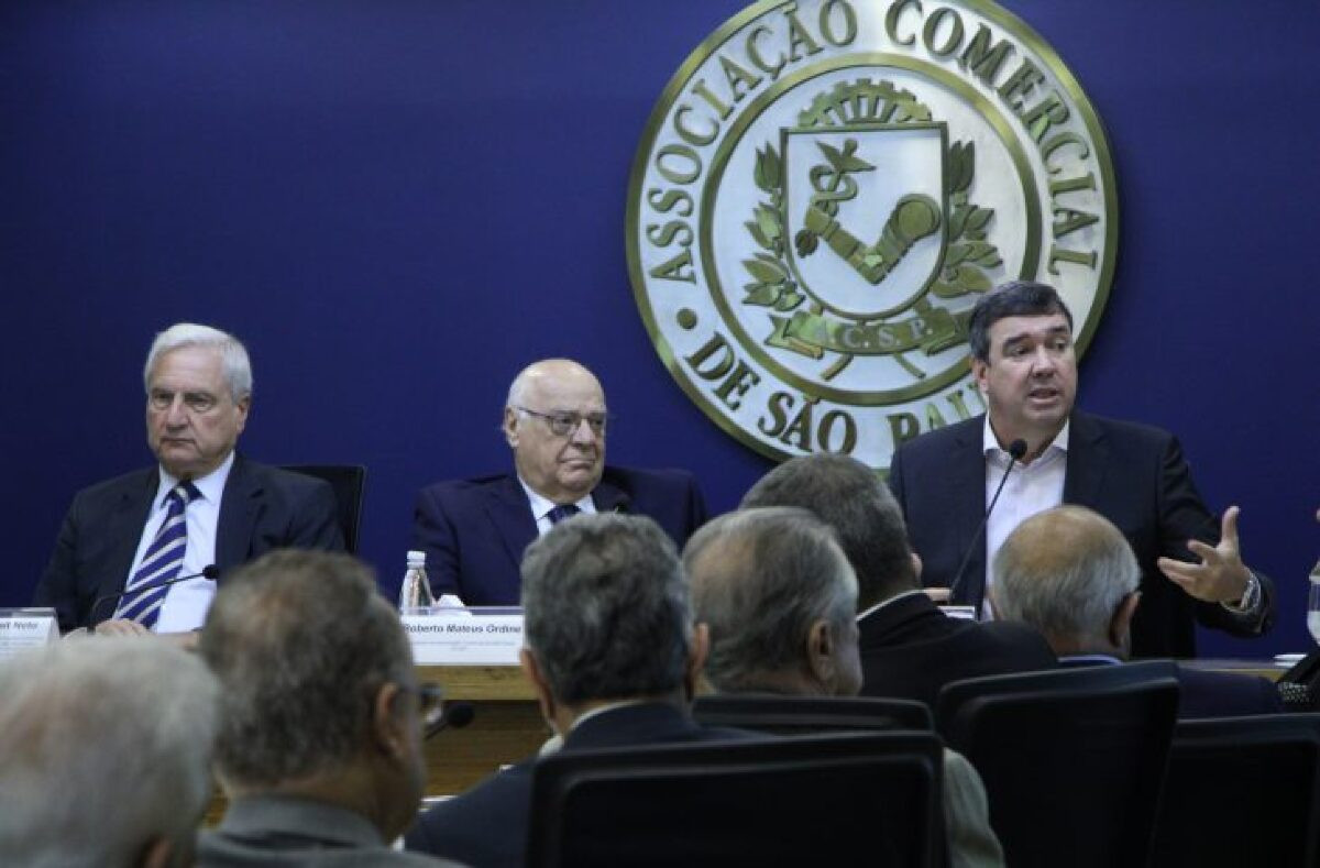 Governador Eduardo Riedel destaca avanços em encontro com lideranças em SP