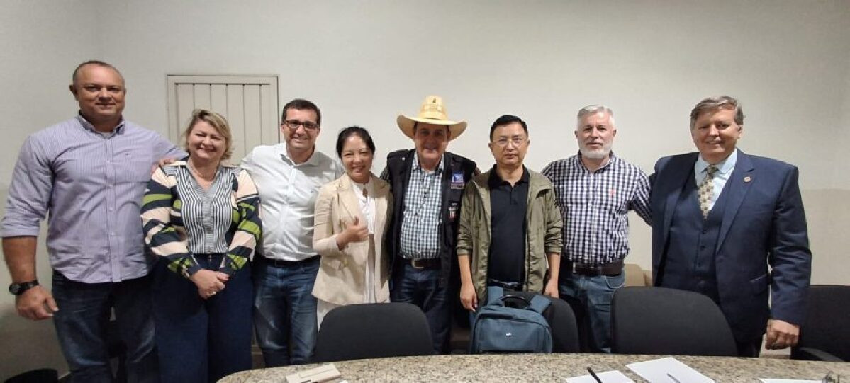 Empres&aacute;rios chineses visitam Tr&ecirc;s Lagoas interessados em investir na cidade