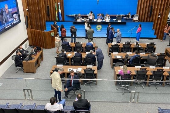 Sessão inicia às 9h