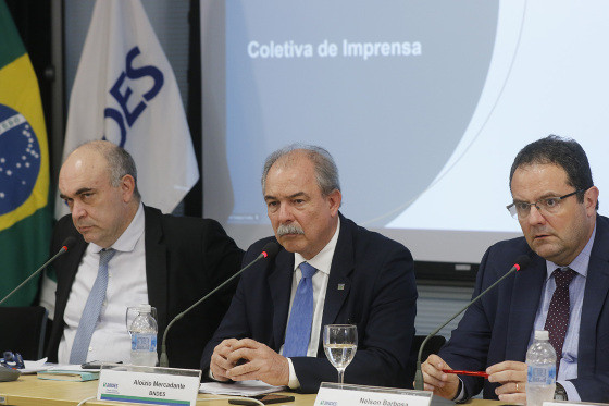 Rio de Janeiro (RJ), 16/08/2023 - O presidente do Banco Nacional de Desenvolvimento Econômico e Social (BNDES), Aloizio Mercadante, e os diretores Financeiro, Alexandre Abreu, e de Planejamento, Nelson Barbosa, apresentam o resultado financeiro e o d