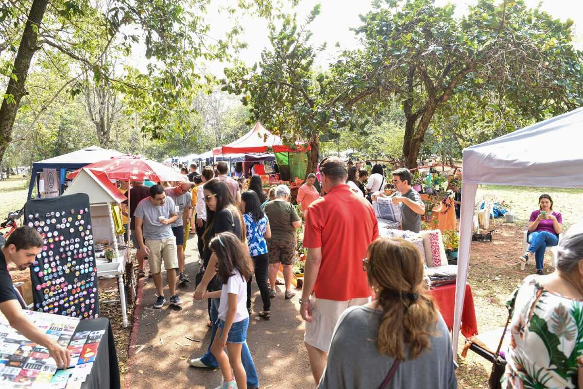 Feira do Bosque da Paz completa um ano, movimentando a economia local e do Estado