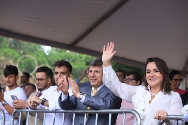 Mesmo com chuva população marca presença no desfile cívico