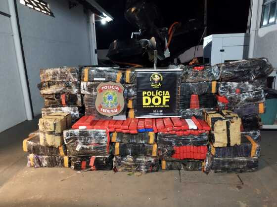 DOF apreende lancha com mais de uma tonelada de maconha