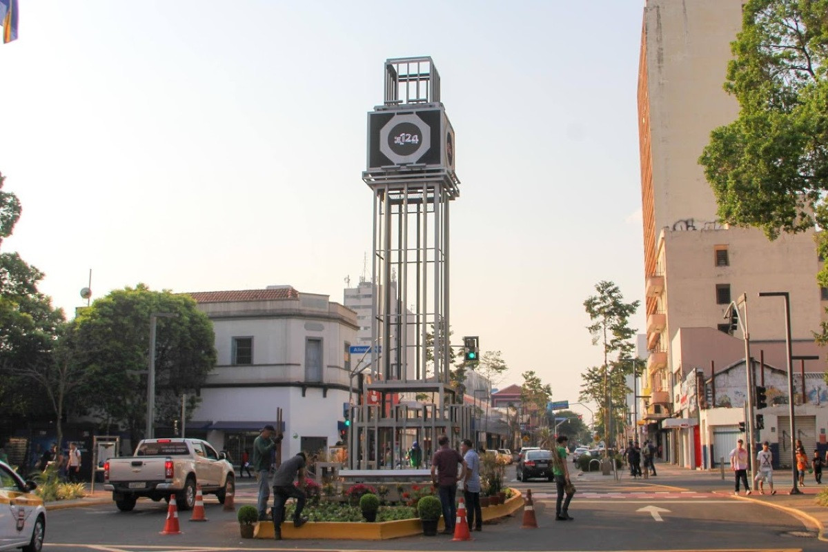 Canteiro da Avenida Afonso Pena ganha revitalização preservando os valore históricos