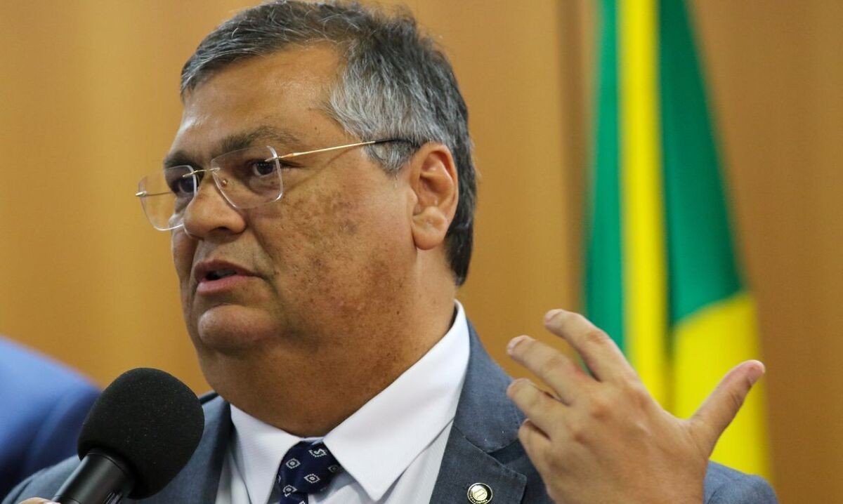 Dino diz que só poderia usar Força Nacional autorizado pelo GDF