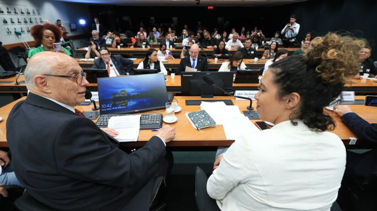 Em audi&ecirc;ncia na C&acirc;mara, pol&iacute;ticos debatem uso medicinal da maconha