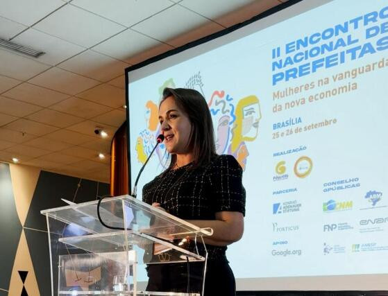 Prefeita Adriane Lopes participa de evento em Brasília 