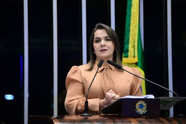 Em Brasília, Adriane Lopes representa Prefeitas do Brasil em debate sobre Reforma Tributária