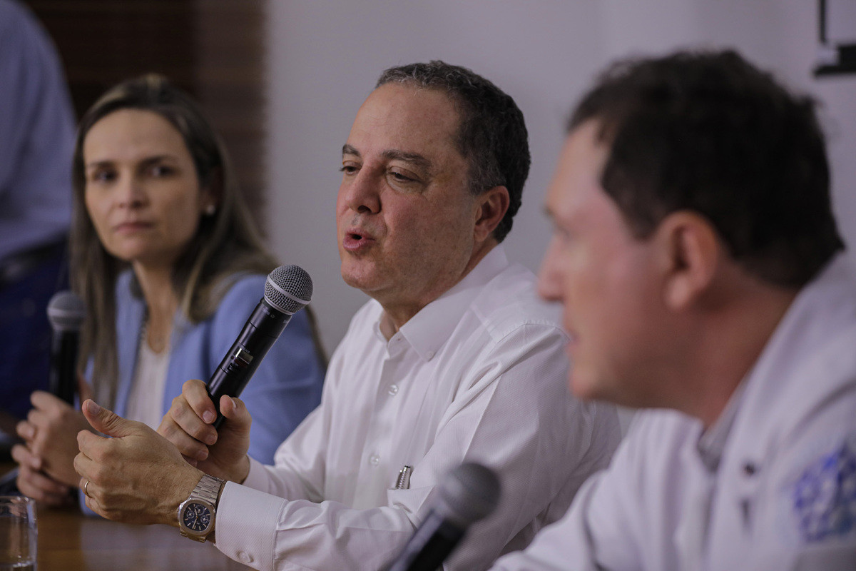 Cirurgia no quadril é bem-sucedida e Lula se recupera em hospital