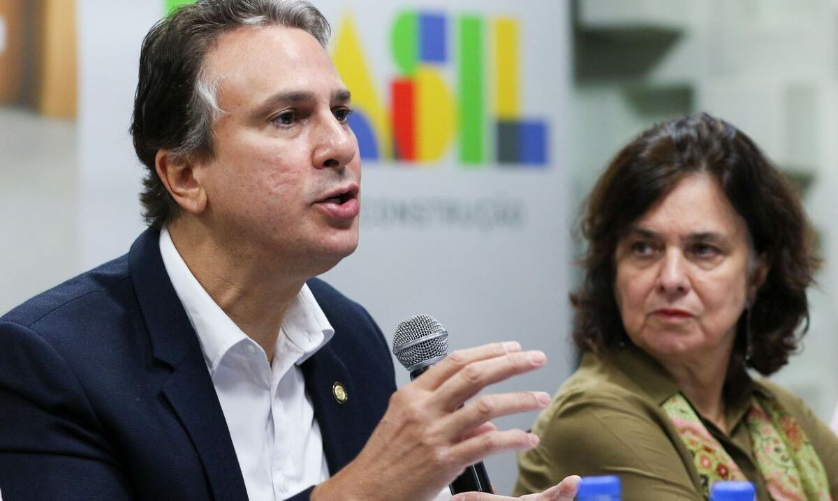 Governo anuncia 1.719 munic&iacute;pios aptos a receber 95 cursos de medicina