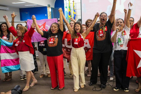 Camila Jara teve o nome aclamado por outras lideranças e filiados do Partido dos Trabalhadores