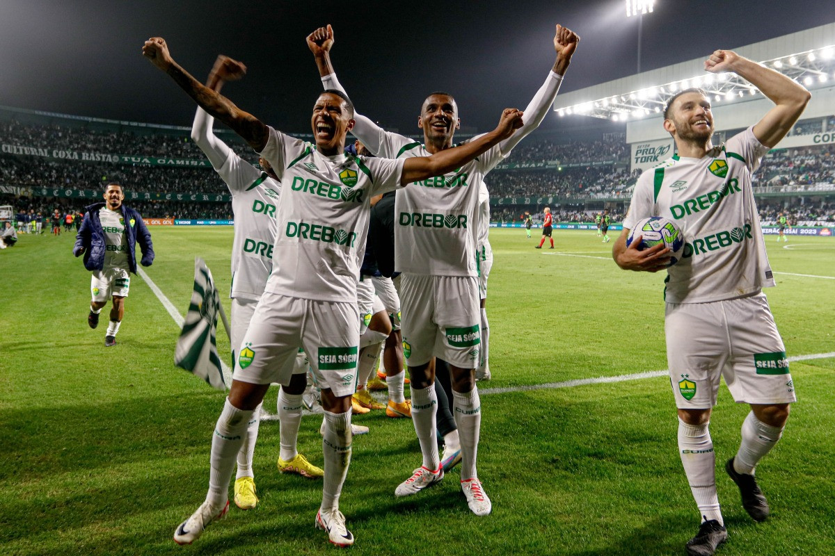 Coritiba é o time com mais tempo na zona de rebaixamento na era