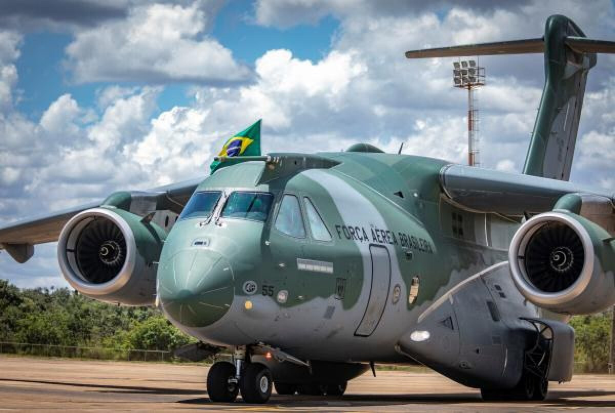 KC-390 Millennium alcan&ccedil;a marca de 10 mil horas de voo