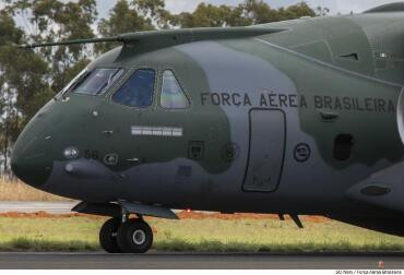 KC-390 Millennium alcan&ccedil;a marca de 10 mil horas de voo