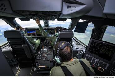 KC-390 Millennium alcan&ccedil;a marca de 10 mil horas de voo