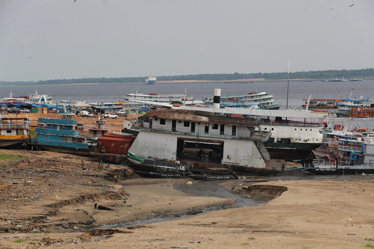 Rio Negro chega ao menor nível da história