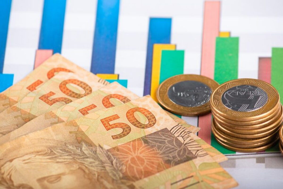 Crise nos munic&iacute;pios se agrava e prefeitos temem n&atilde;o conseguir pagar 13&ordm;