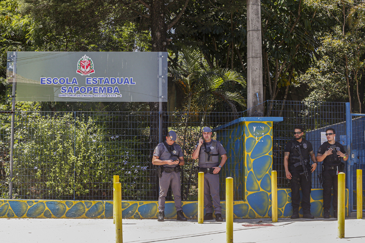 Ataque a tiros em escola mata aluna em São Paulo