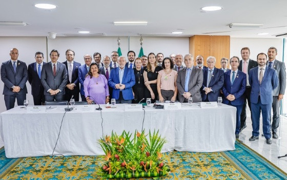 Grupo de empres&aacute;rios entrega propostas para melhorar acesso ao cr&eacute;dito