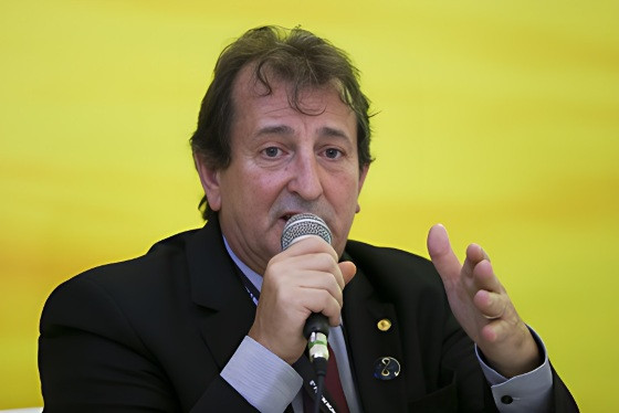 C&acirc;mara debate direito de crian&ccedil;as e adolescentes a ambientes saud&aacute;veis